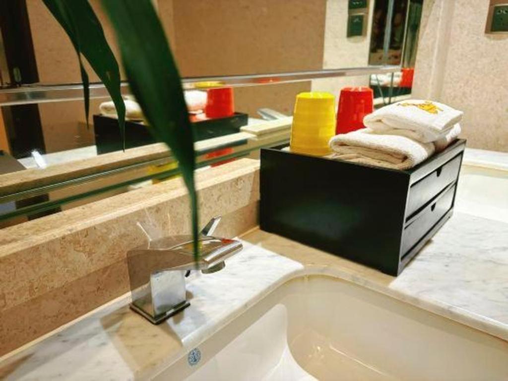 Eadry Royal Garden Hotel Haikou Haikou  Exterior photo