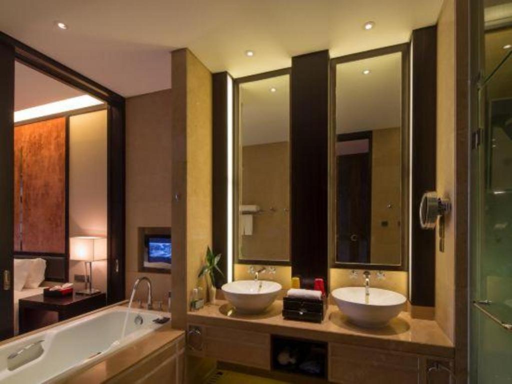 Eadry Royal Garden Hotel Haikou Haikou  Exterior photo